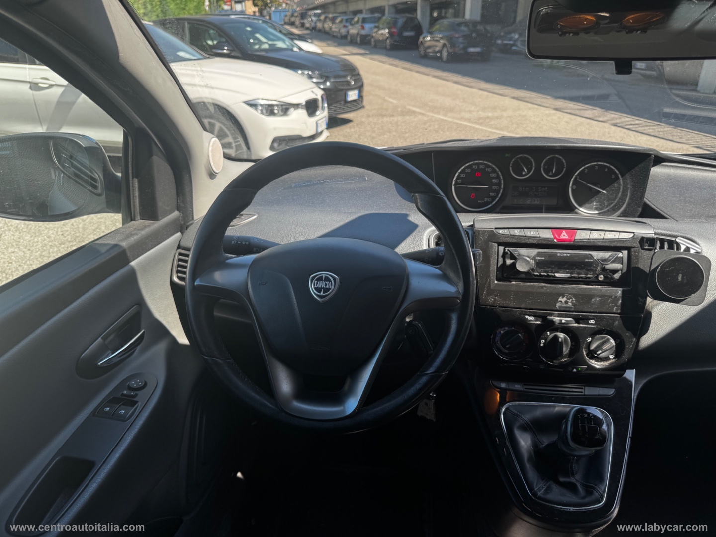 Ypsilon 0.9 T.Air 85 CV 5p. S&S Silver - immagine 27