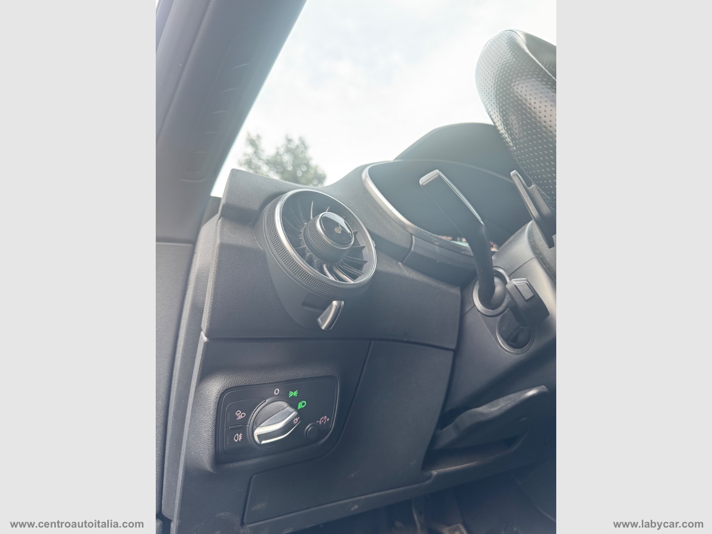 TT Roadster 2.0 TDI quattro S tr. S line - immagine 27