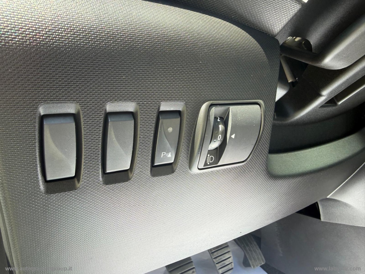Twingo SCe 65 CV Intens PARI NUOVO! - immagine 27