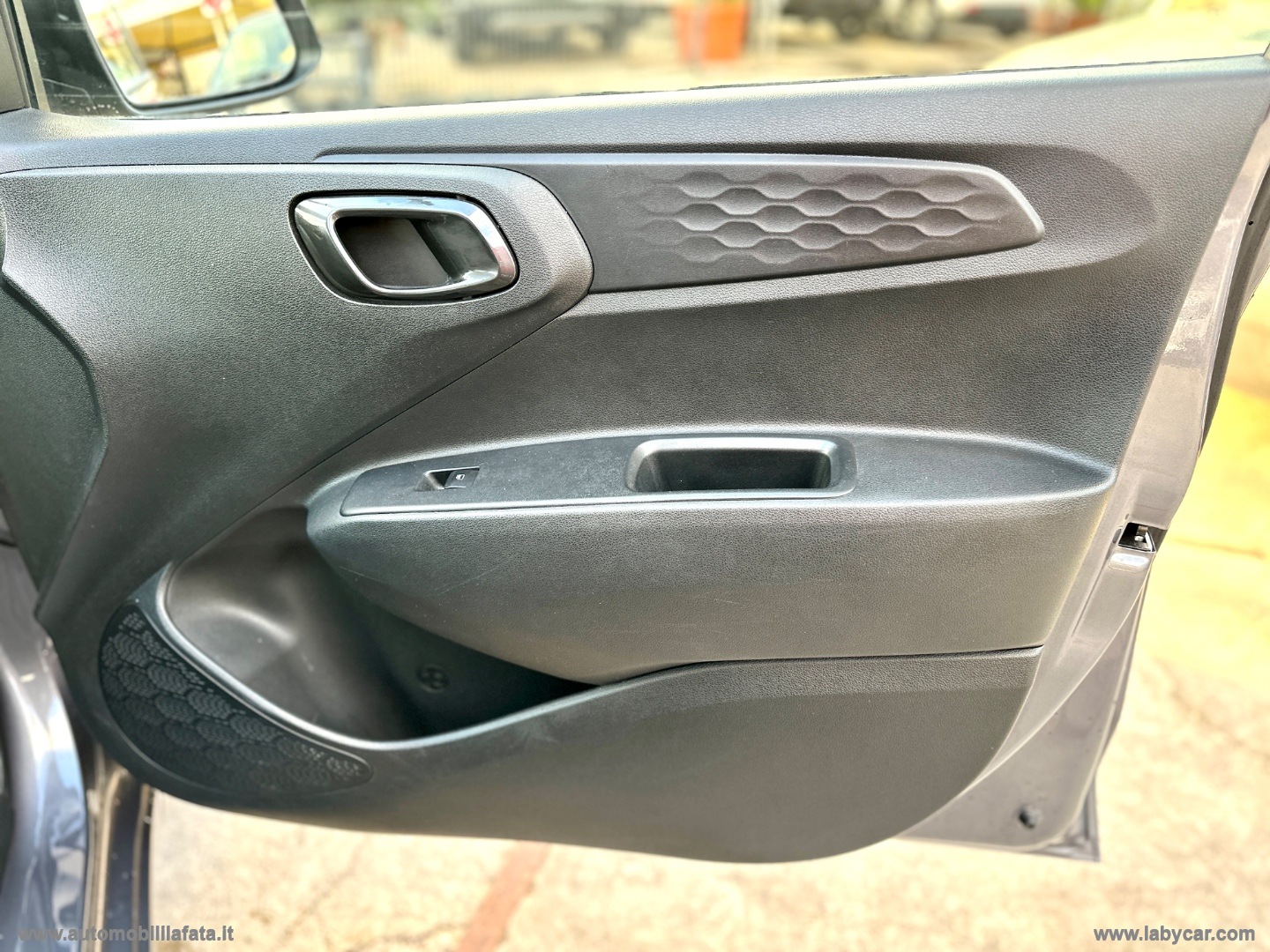 i10 1.0 MPI Tech 26.000 KM - immagine 27