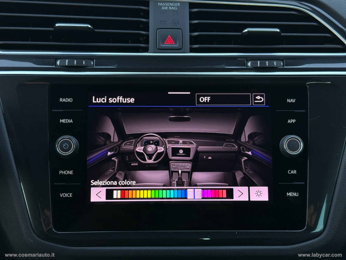 Tiguan 2.0 TDI 150CV DSG R-Line 2023 LUCI AMBIENTE - immagine 28