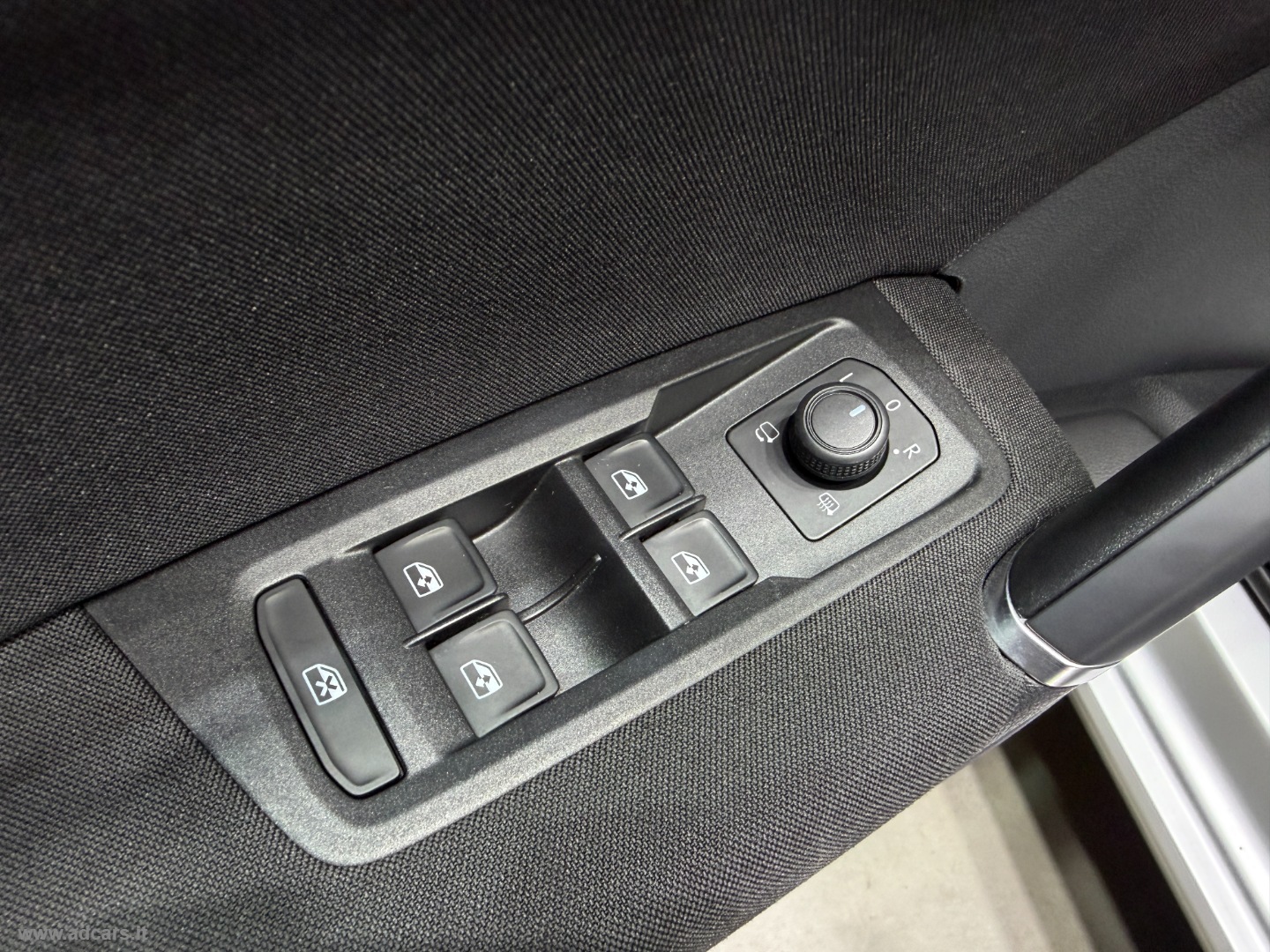 Touran 2.0 TDI 150 CV Business BMT *7 POSTI* - immagine 28