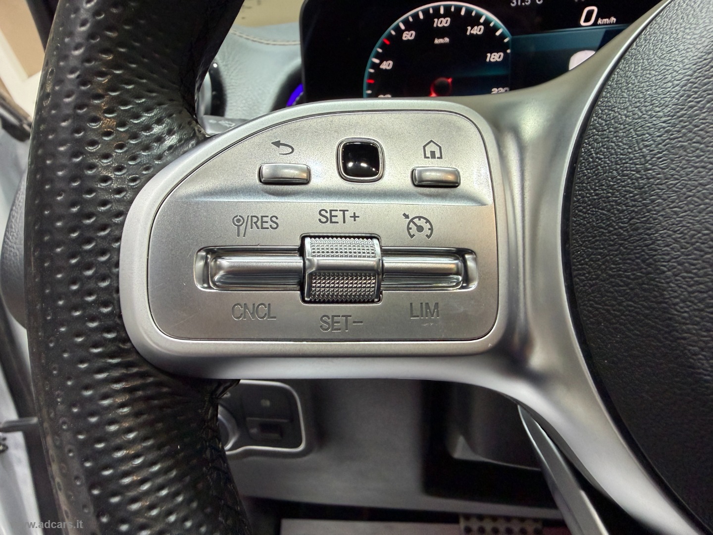 GLB 220 d Automatic 4Matic AMG LINE - immagine 28