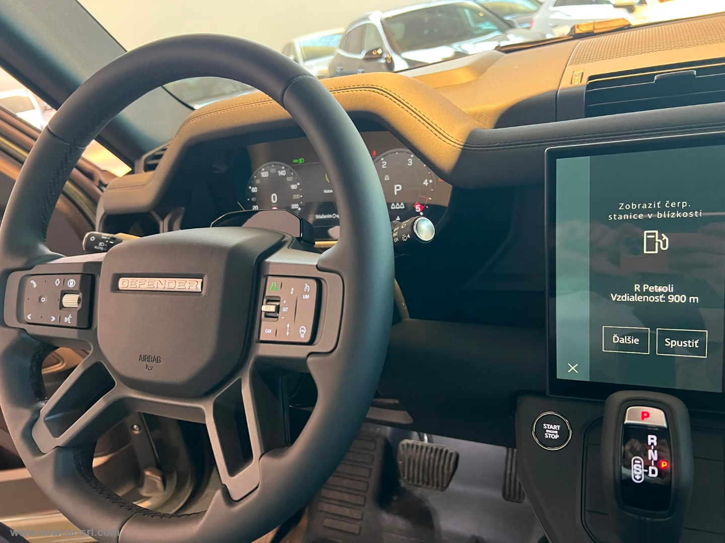 Defender 110 3.0D I6 250 AWD X-Dyn.SE N1 - immagine 28