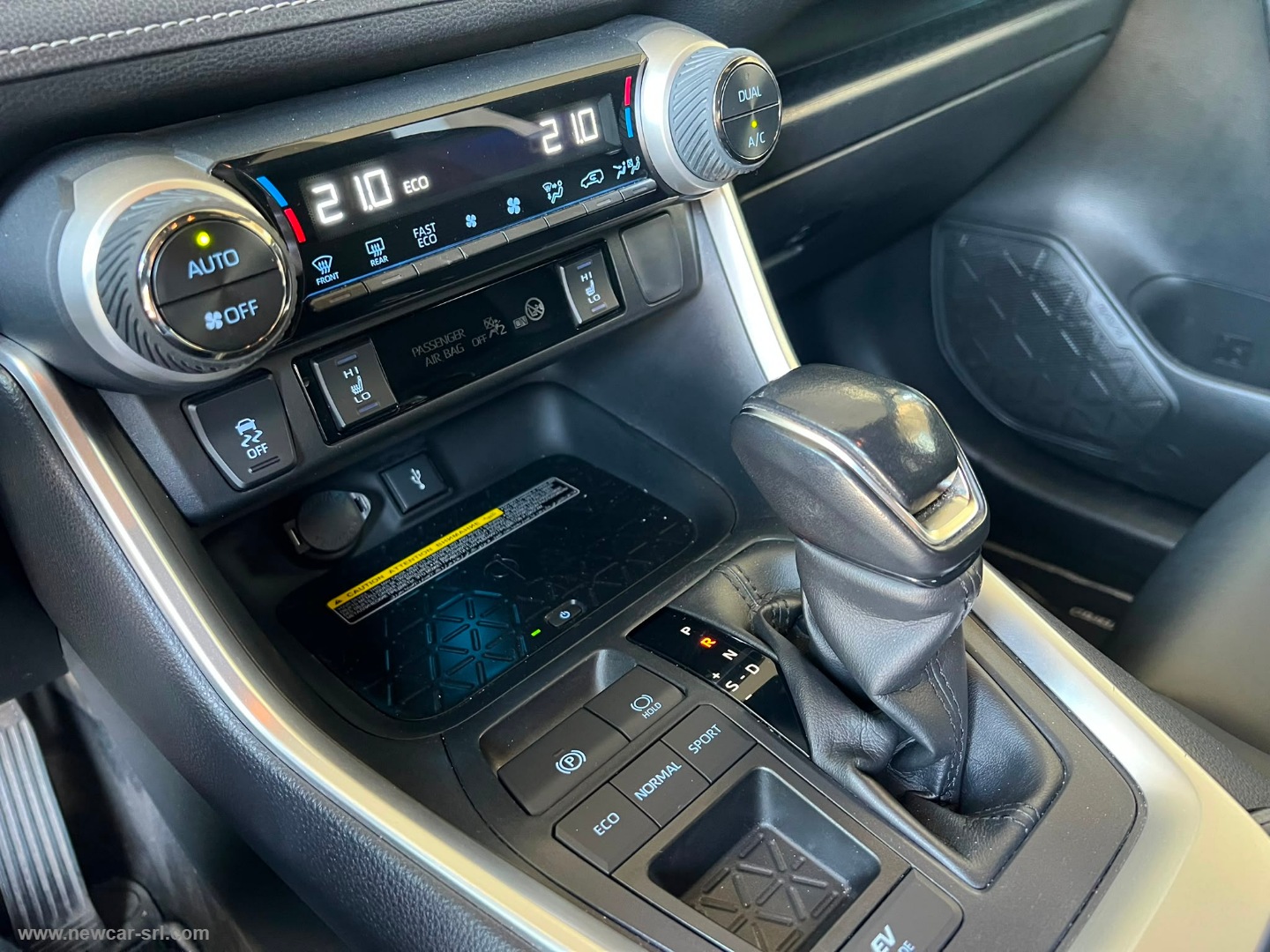 RAV4 2.5 HV - immagine 28