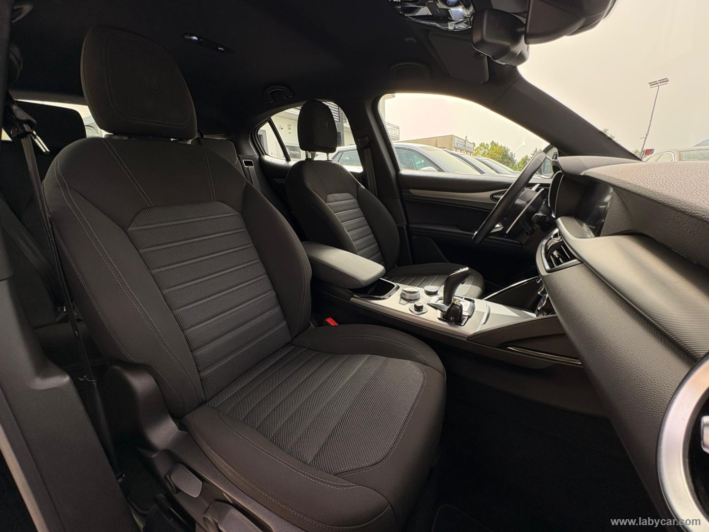 Alfa Romeo Stelvio 2.2 T.d. 160CV AT8 RWD Sprint - Immagine 28