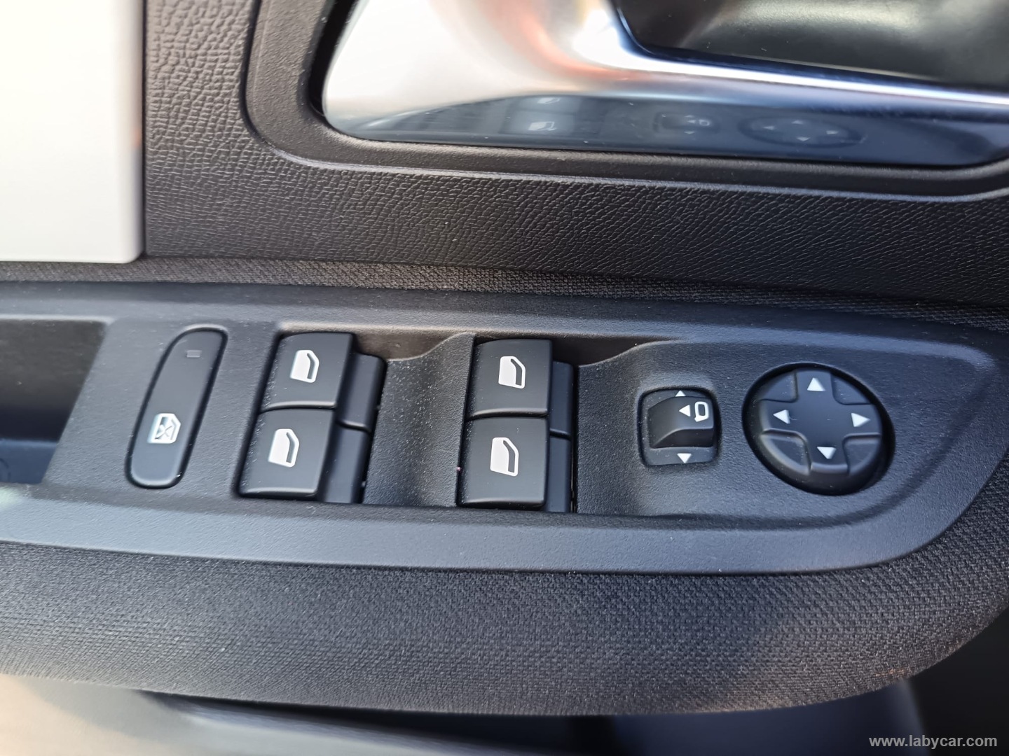 Citroën C4 Hybrid 145 e-DCS6 Plus - Immagine 28