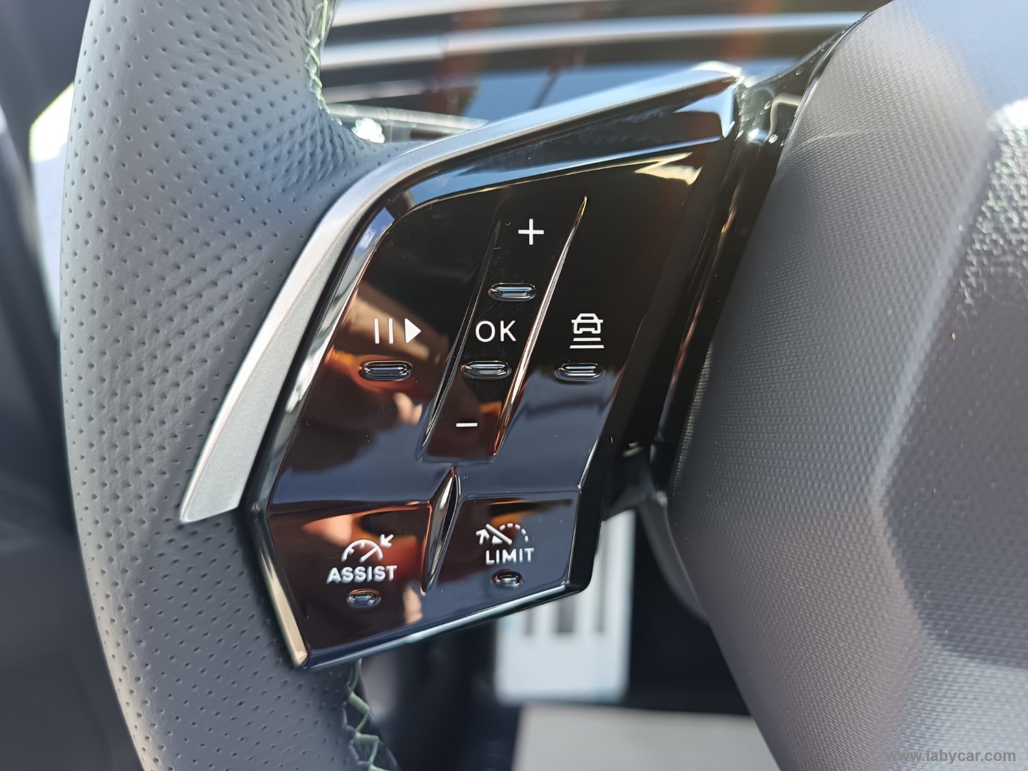 Peugeot 3008 Hybrid 145 e-DCS6 GT - Immagine 28