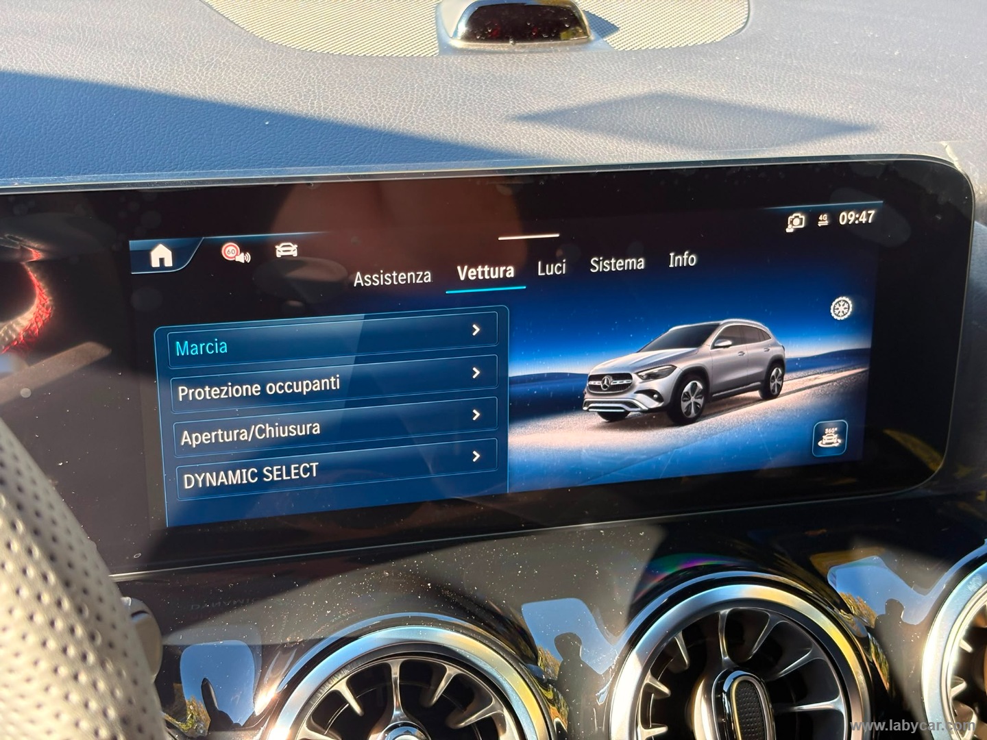 Mercedes-Benz Classe GLA 200 d Automatic AMG Line Extra - Immagine 28