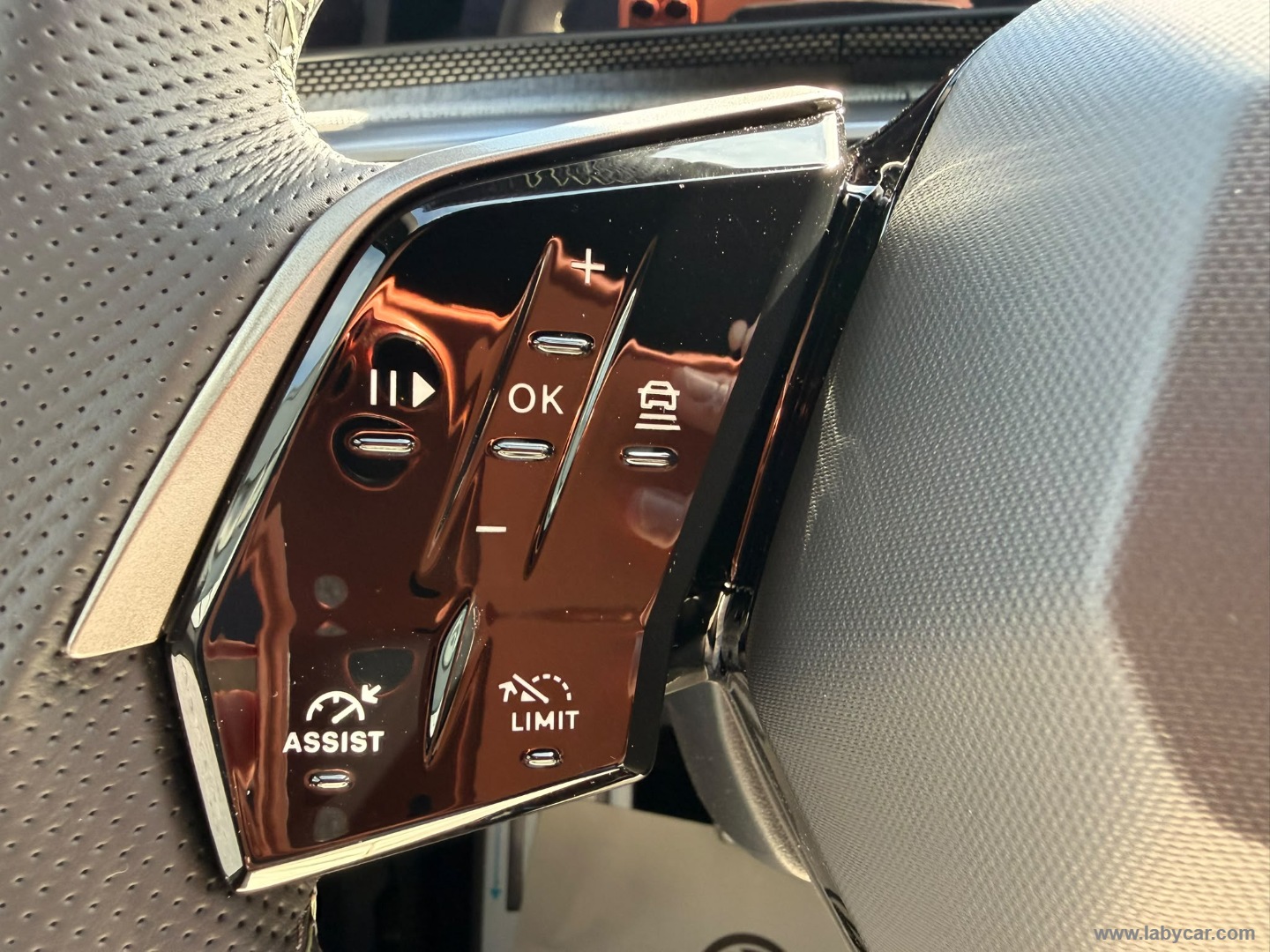 Peugeot 3008 Hybrid 145 e-DCS6 GT - Immagine 28