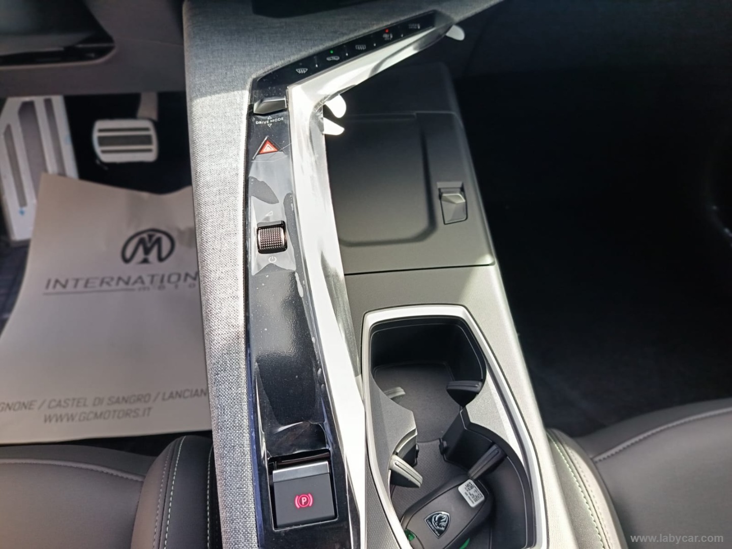 Peugeot 3008 Hybrid 145 e-DCS6 GT - Immagine 28