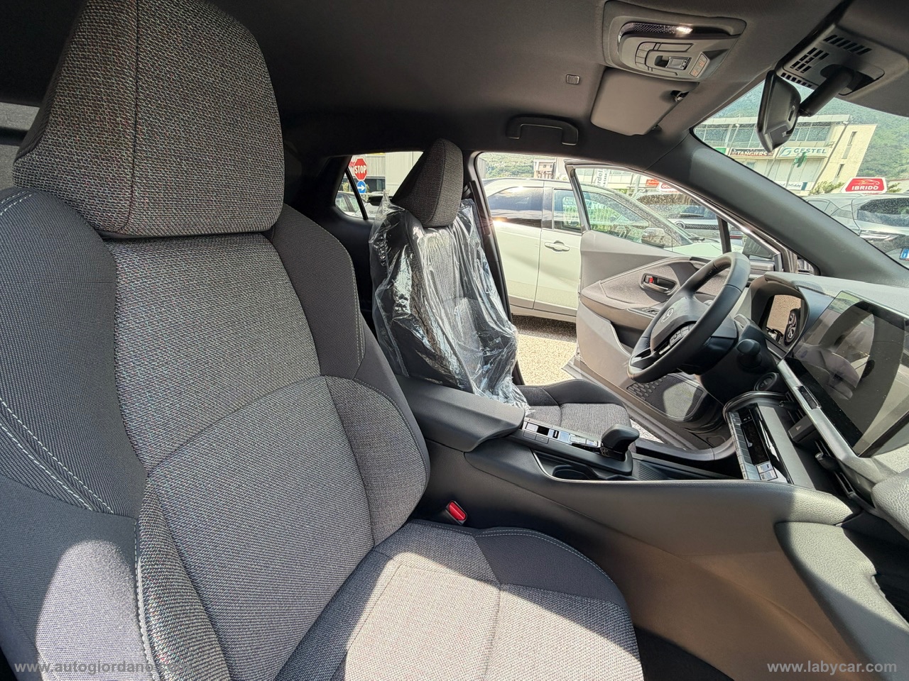 C-HR 1.8 HV Trend - immagine 28