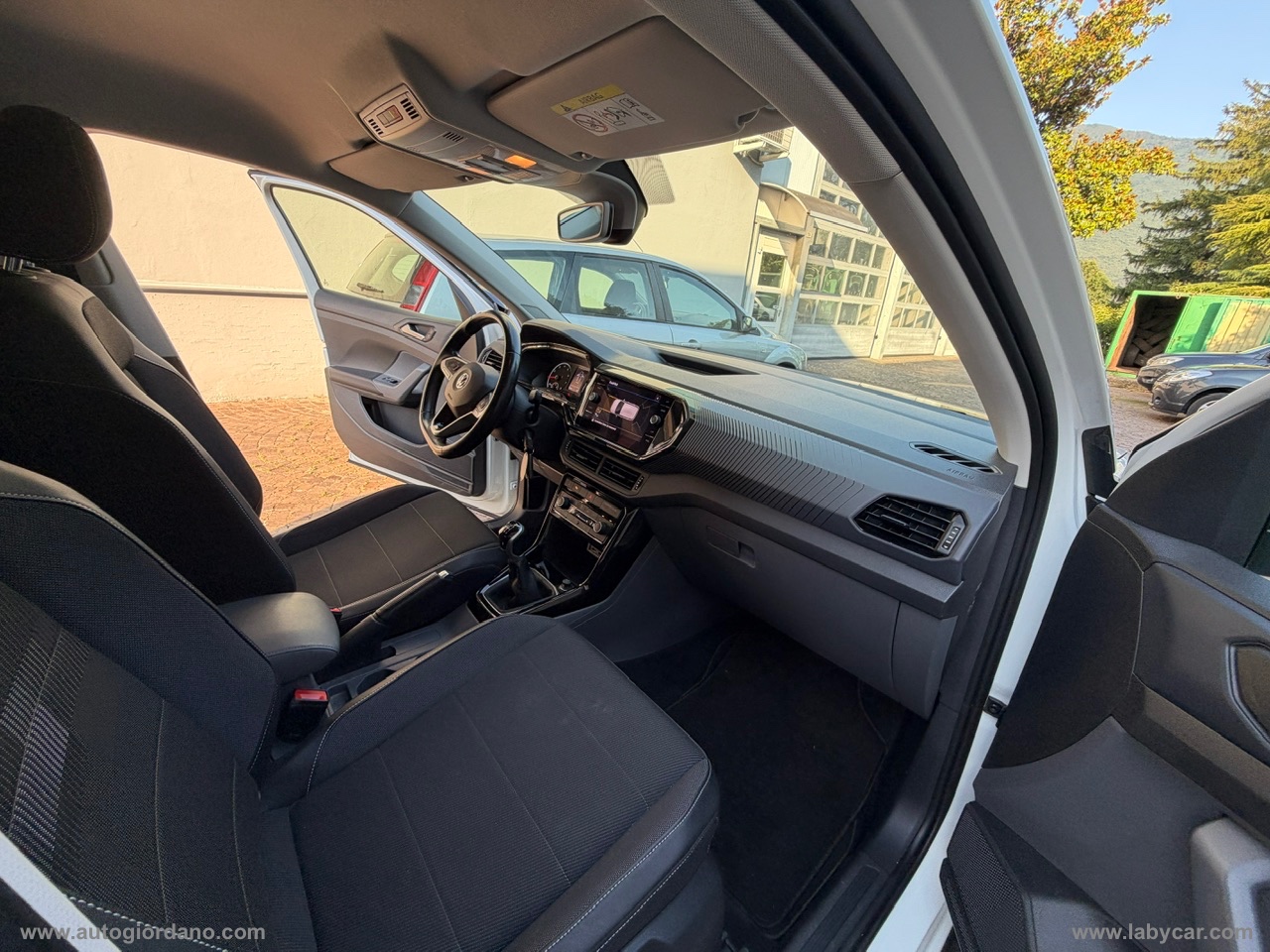 T-Cross 1.0 TSI 115 CV Style BMT - immagine 28
