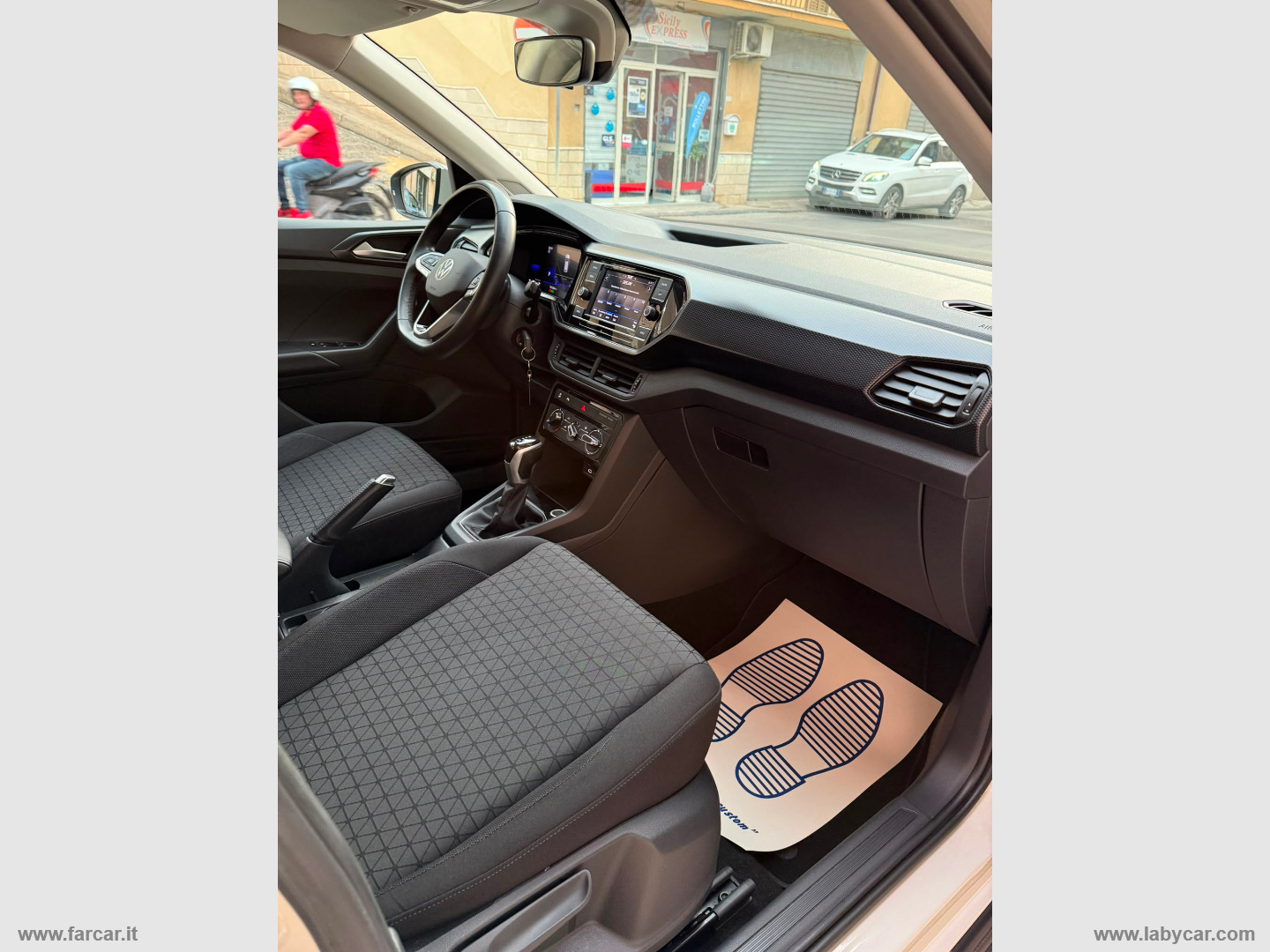 T-Cross 1.0 TSI 110 CV DSG Style - immagine 28