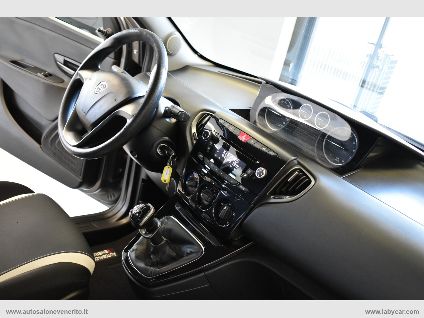 Ypsilon 1.2 69 CV 5p. Elefantino - immagine 28