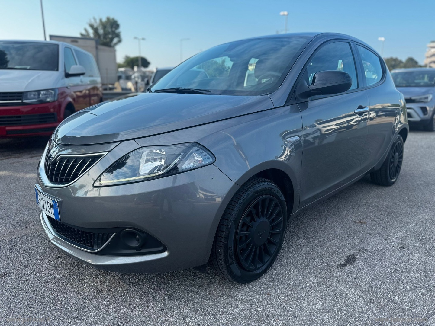 Ypsilon 1.0 FireFly 5pS&S Hyb. Eco Silv. - immagine 28
