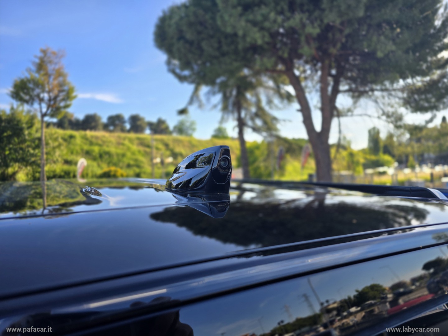 Defender 110 3.0D I6 250 CV X-Dynamic S - immagine 28