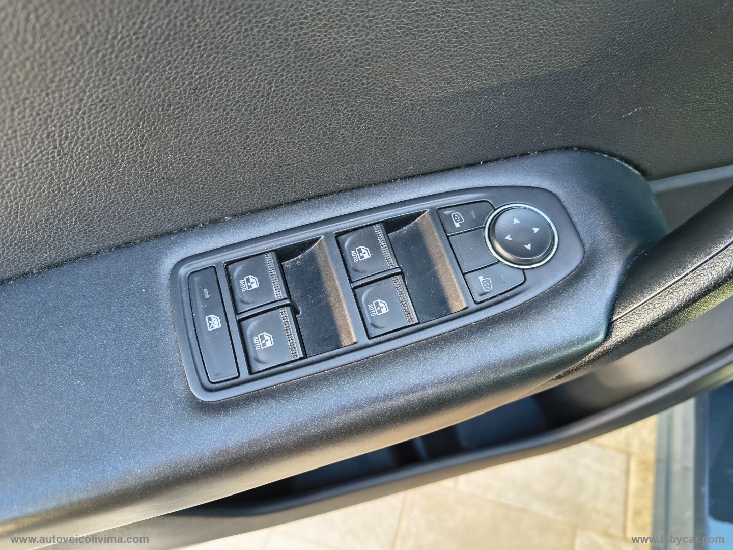 Captur TCe 12V 100 CV GPL Zen - immagine 28