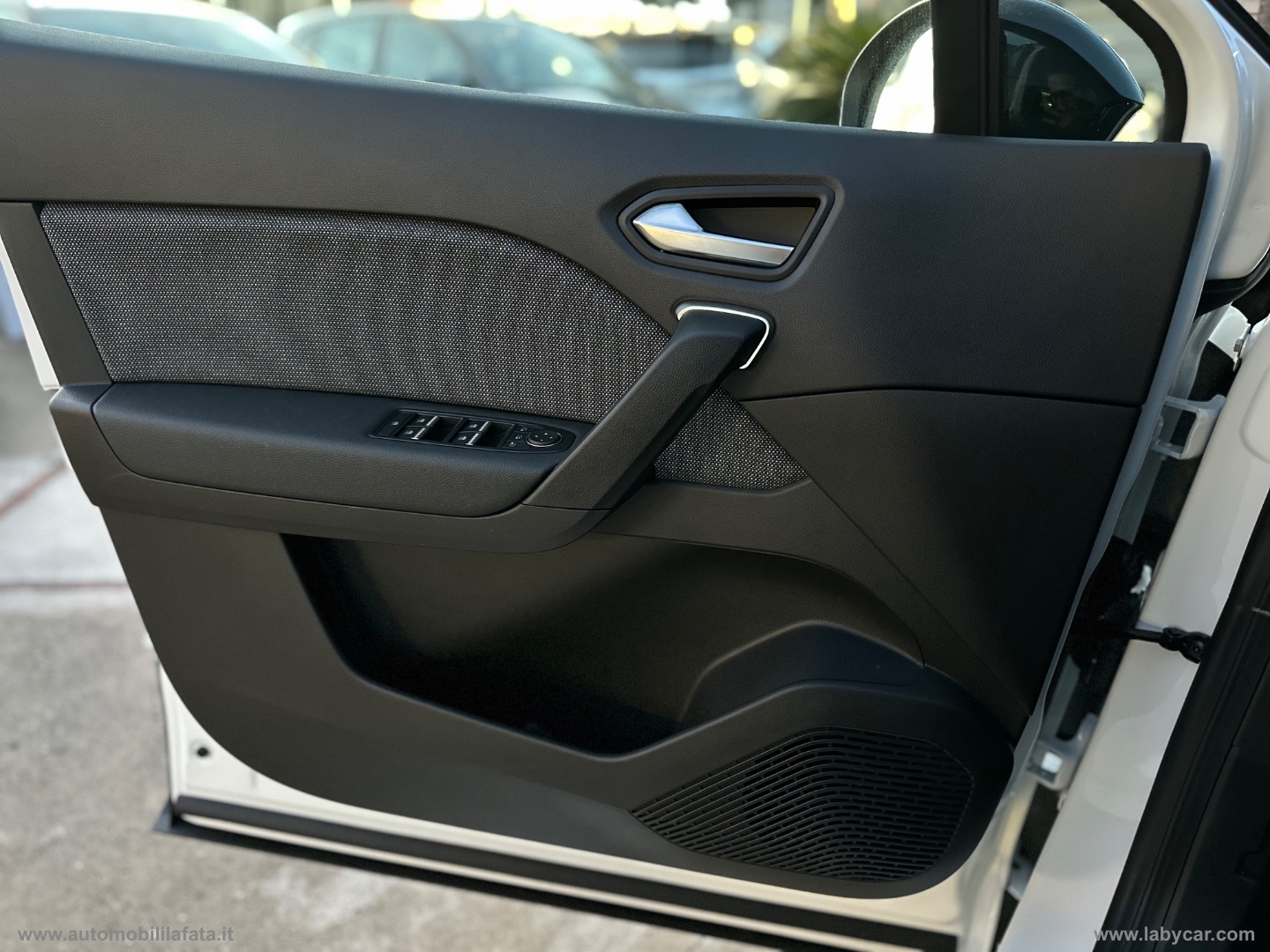 Captur ECO-G 100 CV Techno AZIENDALE KM 3.000 - immagine 28