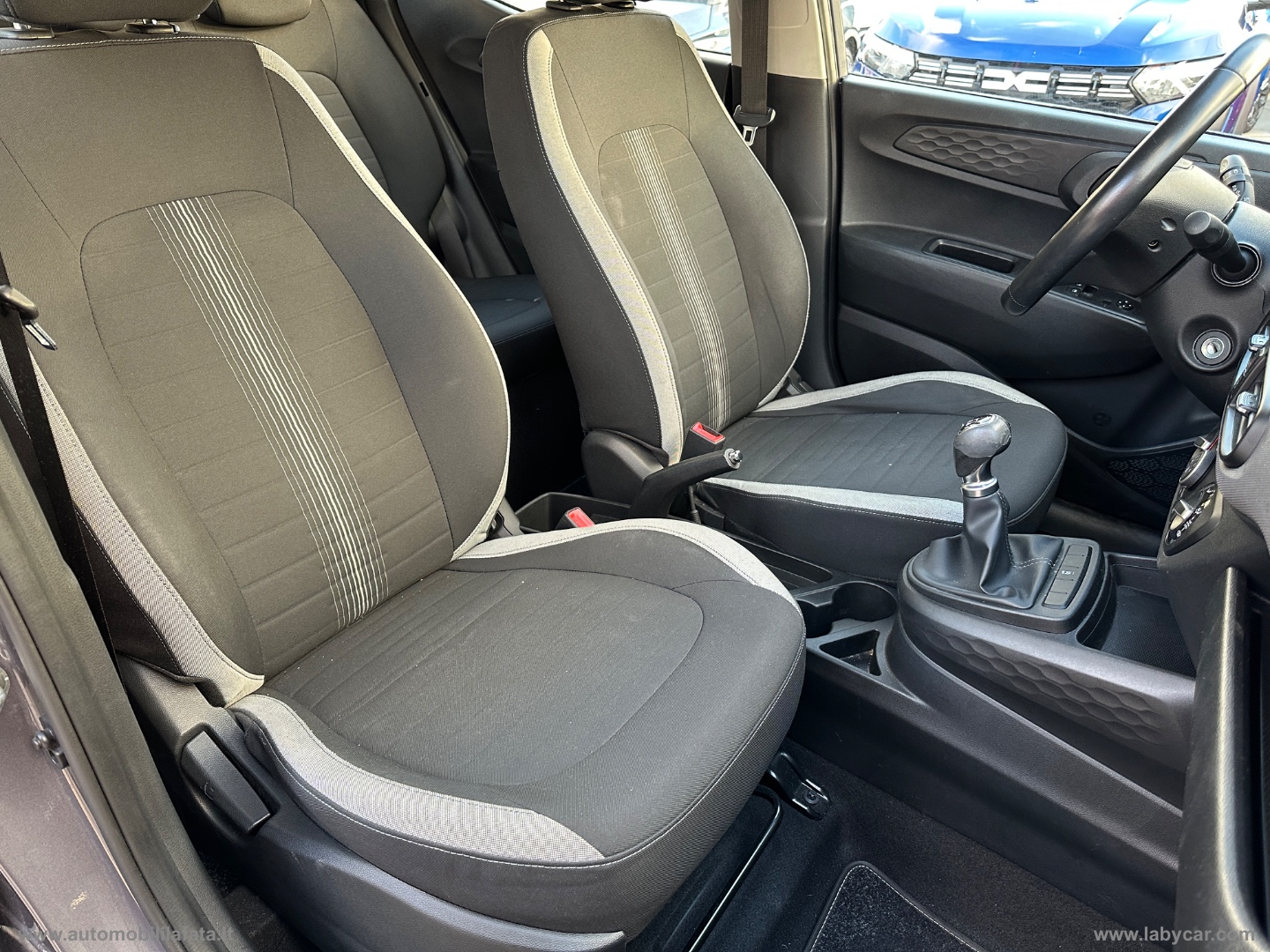 i10 1.0 MPI Tech 26.000 KM - immagine 28