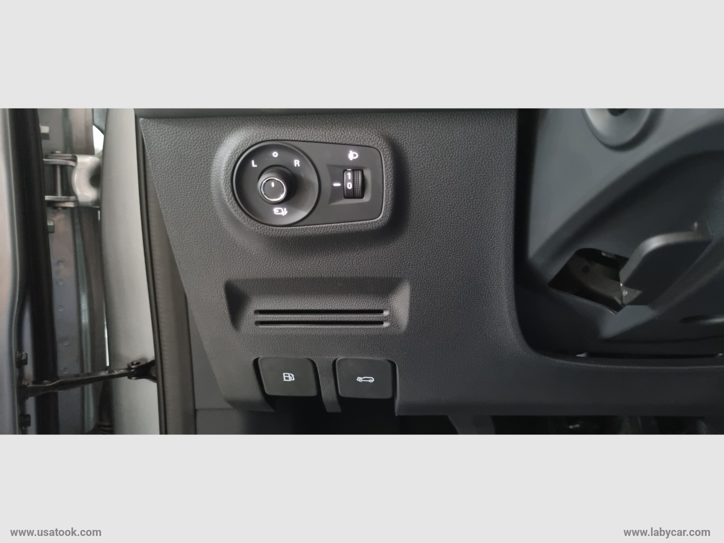 ZS 1.5 VTi-tech Luxury MG ZS 1.5 LUXURY KM0 - immagine 28