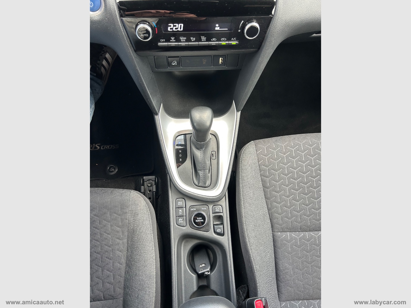 Yaris Cross 1.5 Hyb. 5p. E-CVT AWD Trend - immagine 28