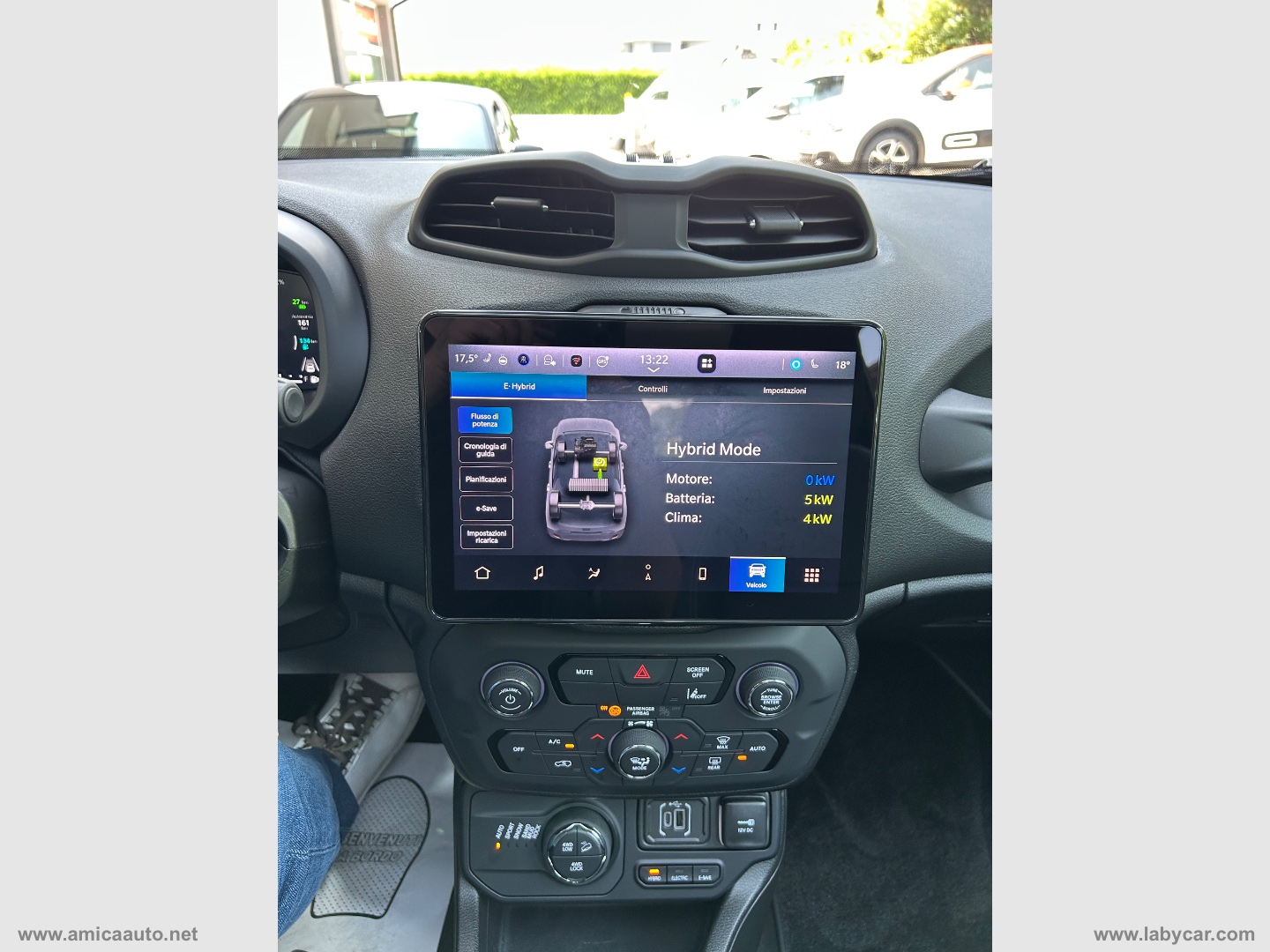 Renegade 1.3 T4 240CV PHEV 4xe AT6 Over. SOLO KM 2.300 - immagine 28