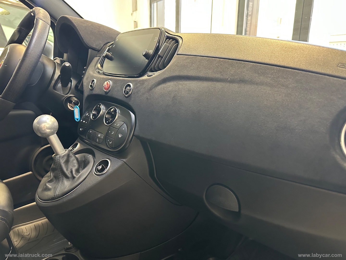 695 1.4 Turbo T-Jet 180 CV 75 Anniv. SOLO 1368 ESEMPLARI - immagine 28