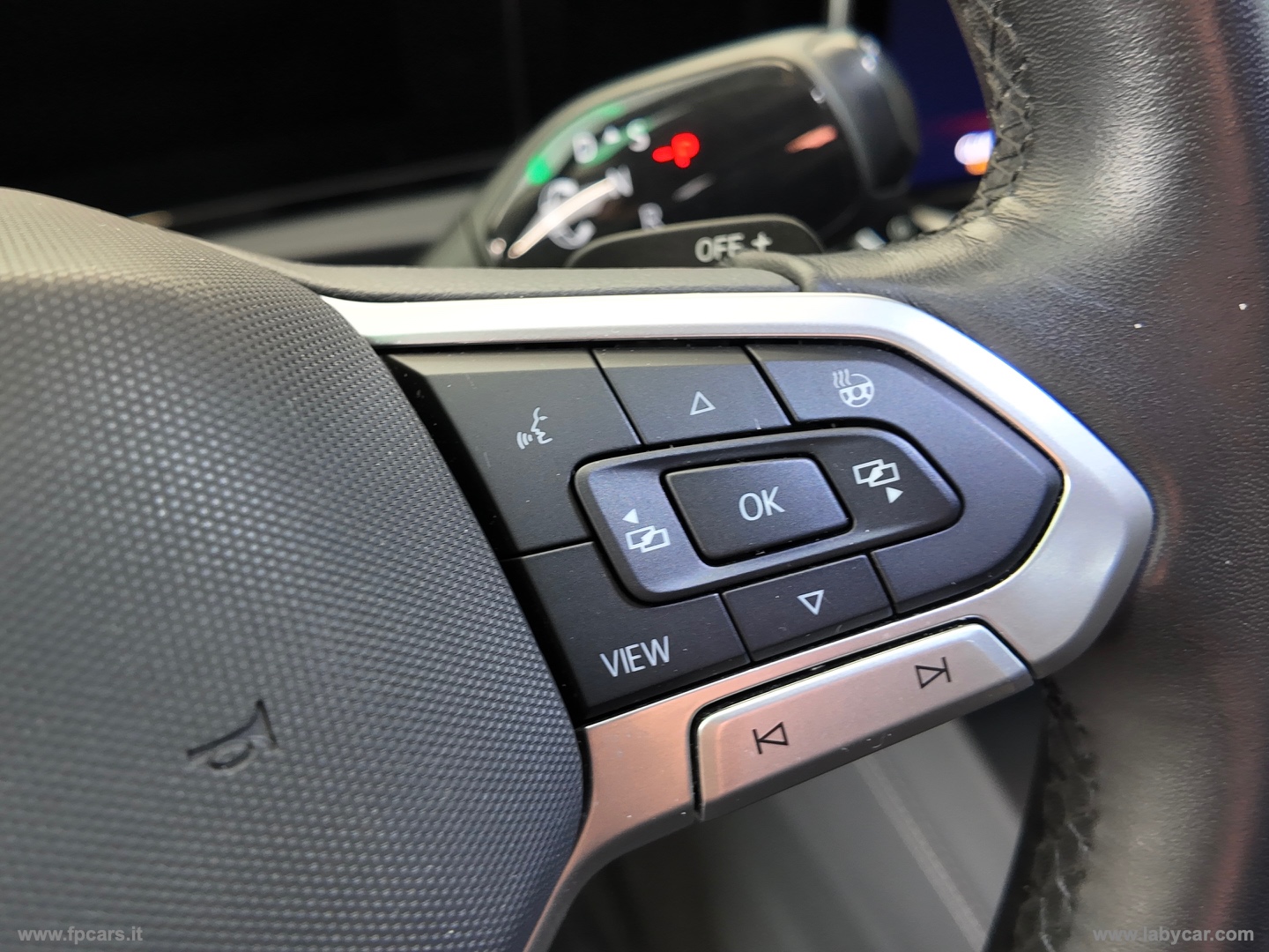 Tiguan 2.0 TDI 150 CV DSG Elegance - immagine 28