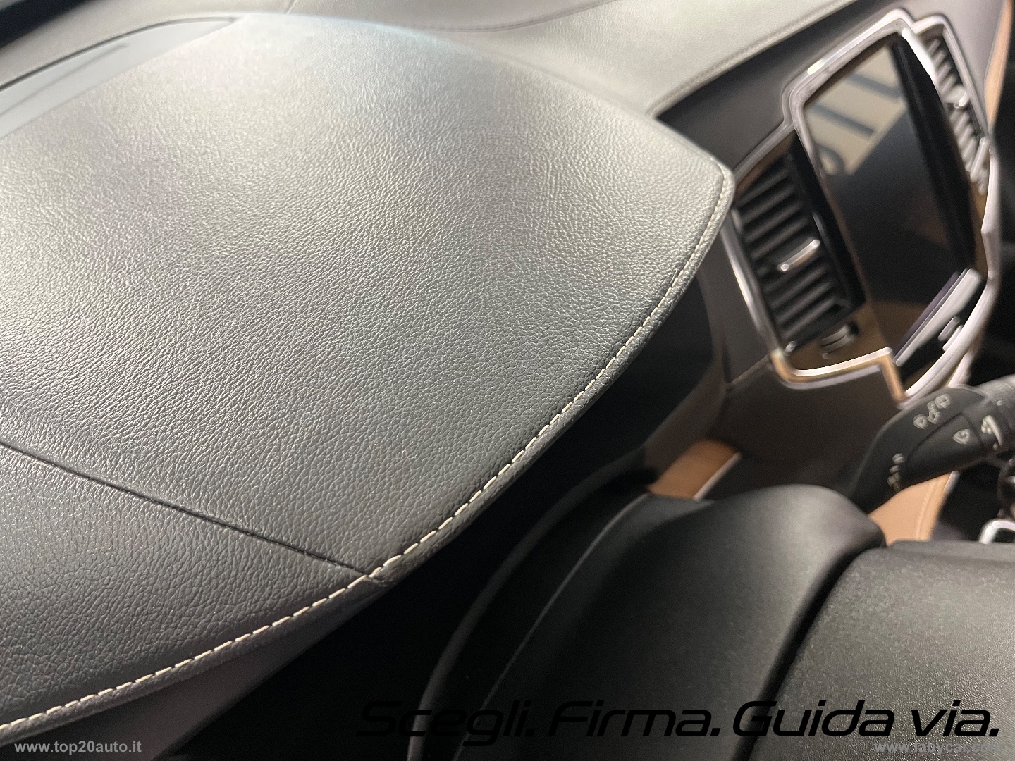 XC90 D5 AWD Geartronic Inscription|TOTAL BLACK|PELLE TOTALE - immagine 28