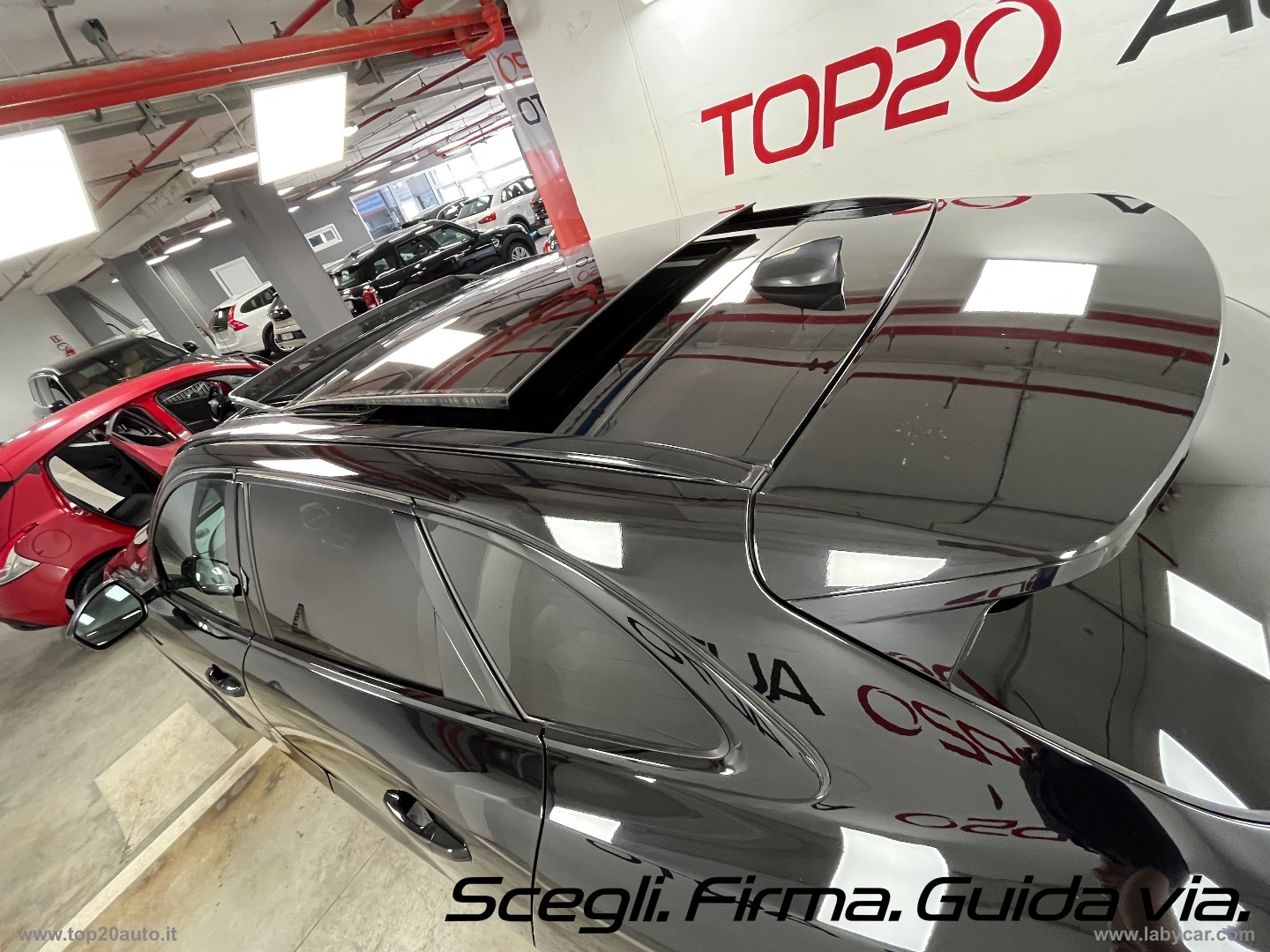 F-Pace 2.0 250 CV AWD aut. R-Dyn. Black EDITION - immagine 28