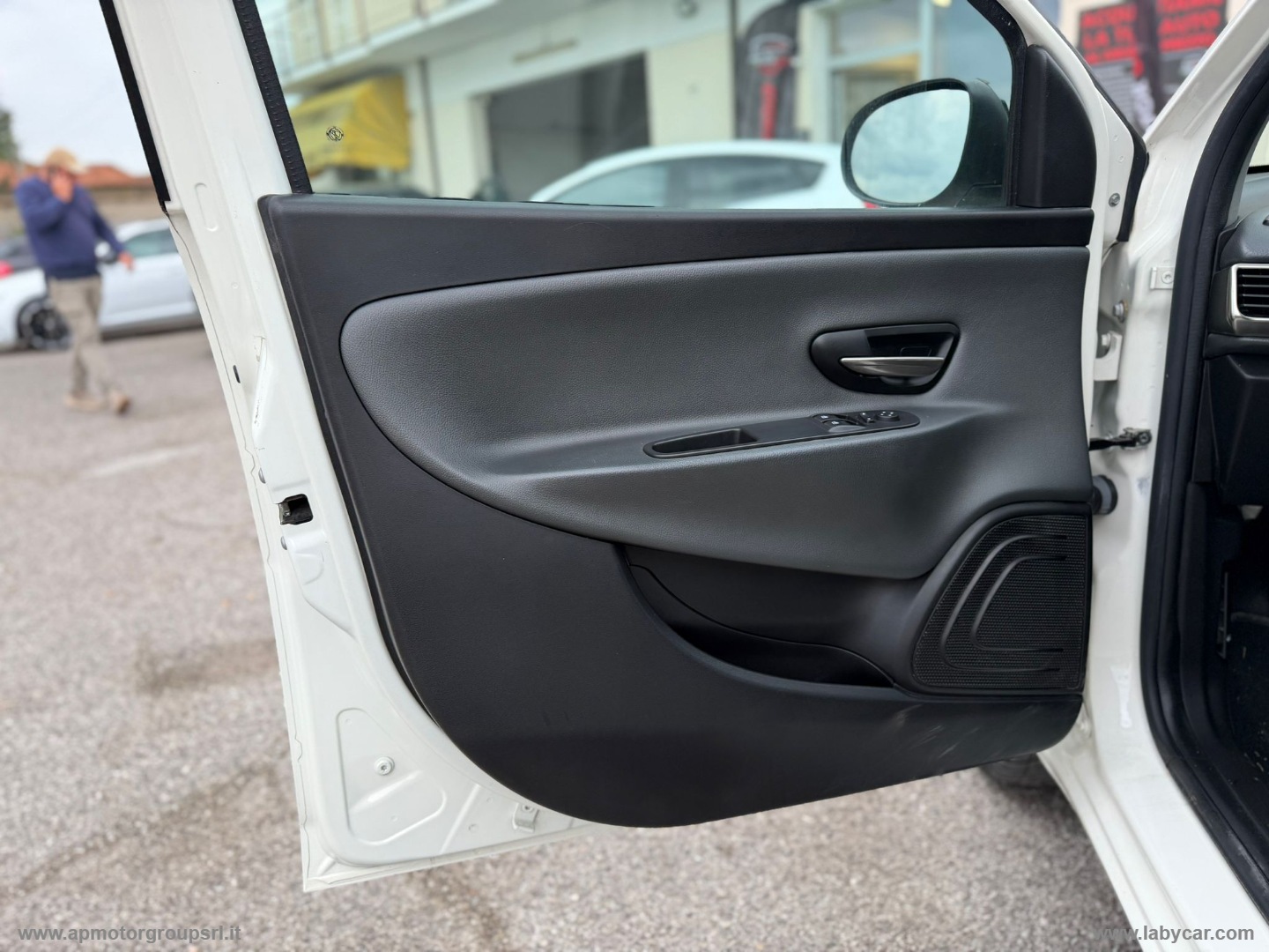 Ypsilon 1.3 MJT 95 CV 5p. S&S Gold - immagine 28