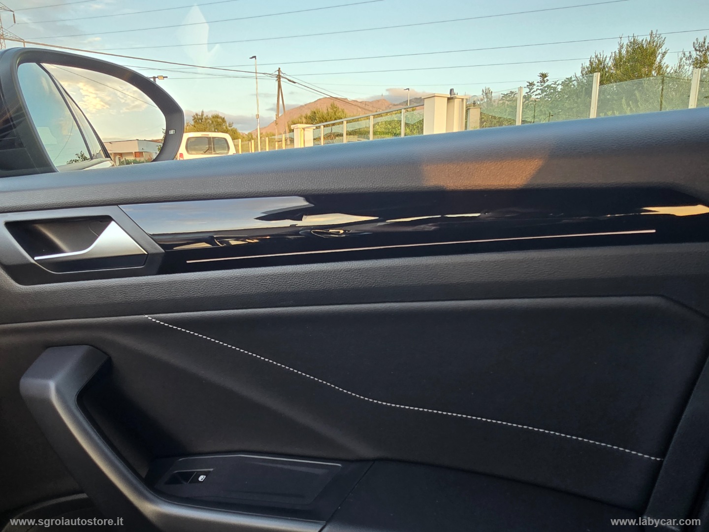 T-Roc 2.0 TDI SCR Style - immagine 28