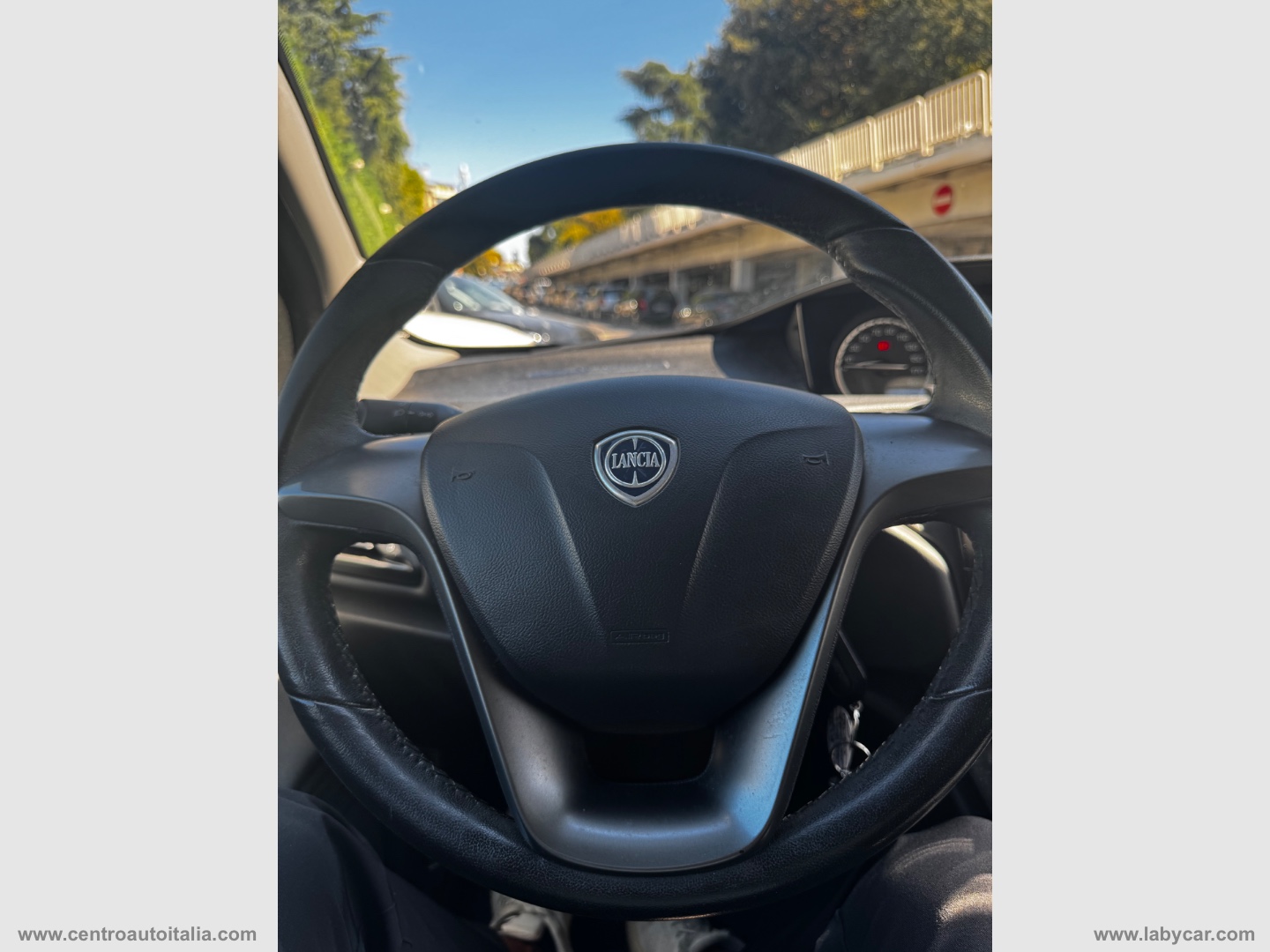 Ypsilon 0.9 T.Air 85 CV 5p. S&S Silver - immagine 28