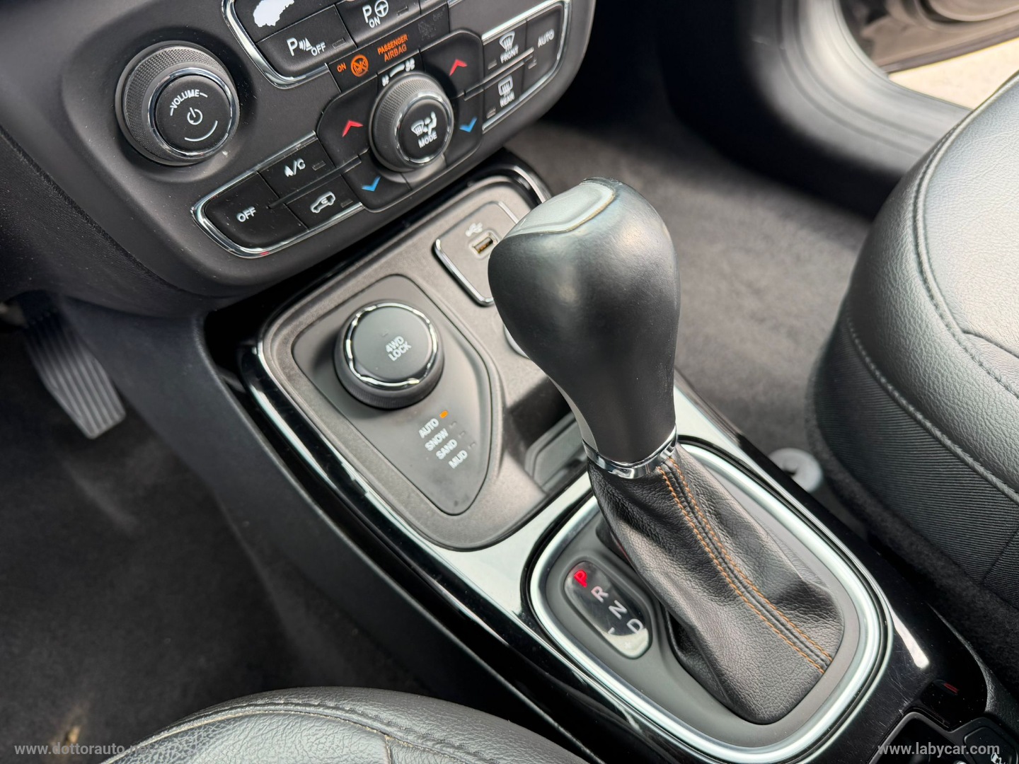 Compass 2.0 Mjt II aut. 4WD Limited - immagine 28