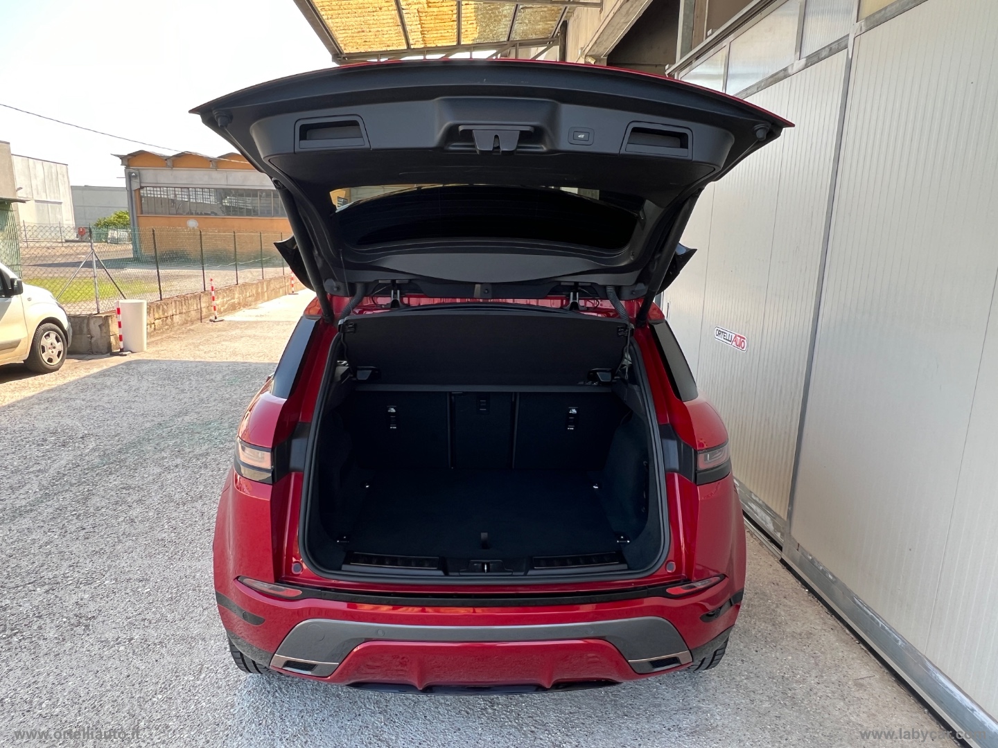 RR Evoque 2.0D I4 163 CV AWD Auto R-D. S - immagine 29