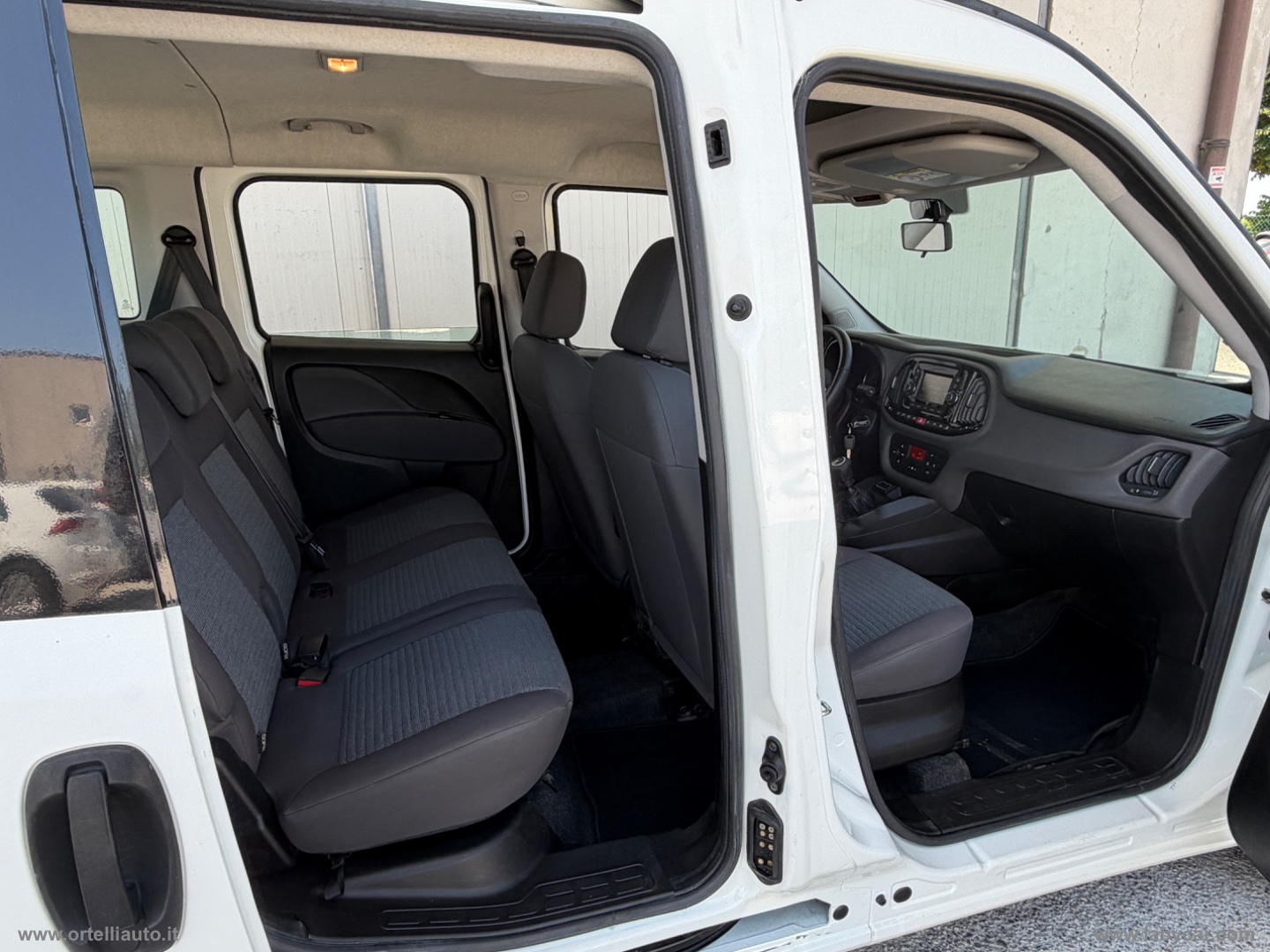 Doblò 1.6 MJT 95 CV Lounge - immagine 29