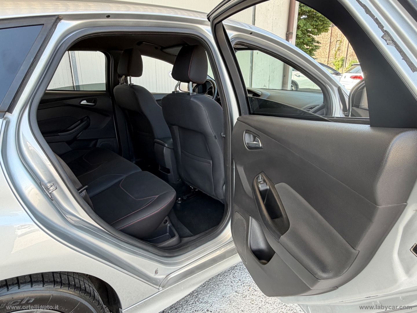 Focus 1.5 EcoBlue 120CV 5p. ST Line - immagine 29
