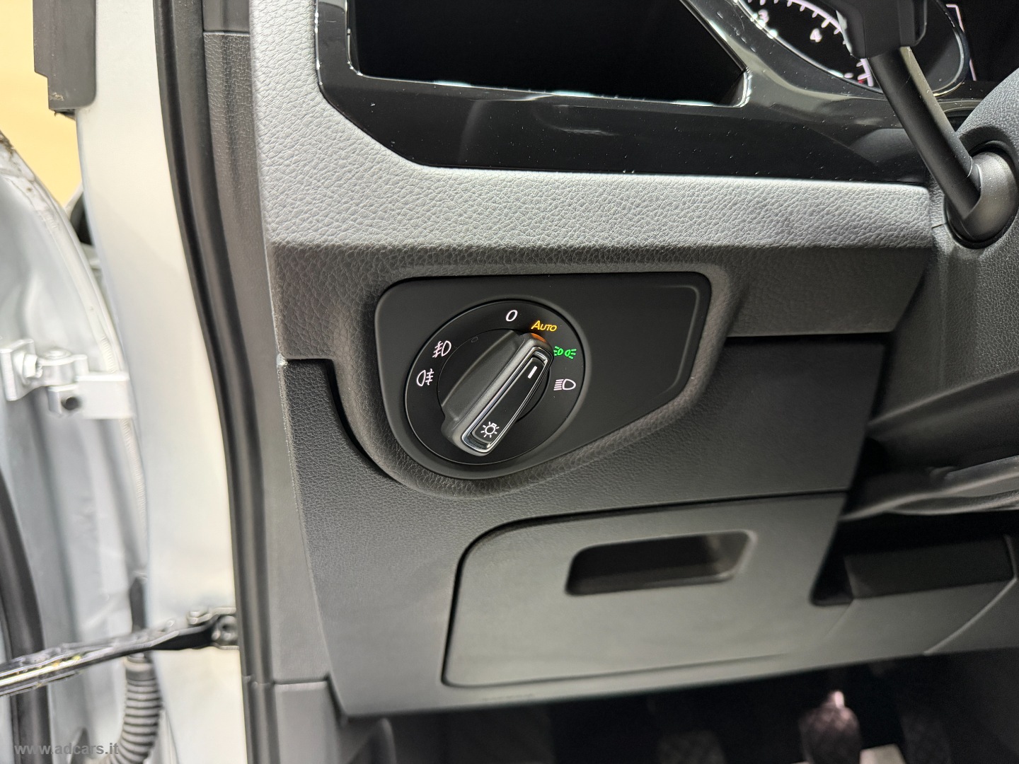Touran 2.0 TDI 150 CV Business BMT *7 POSTI* - immagine 29