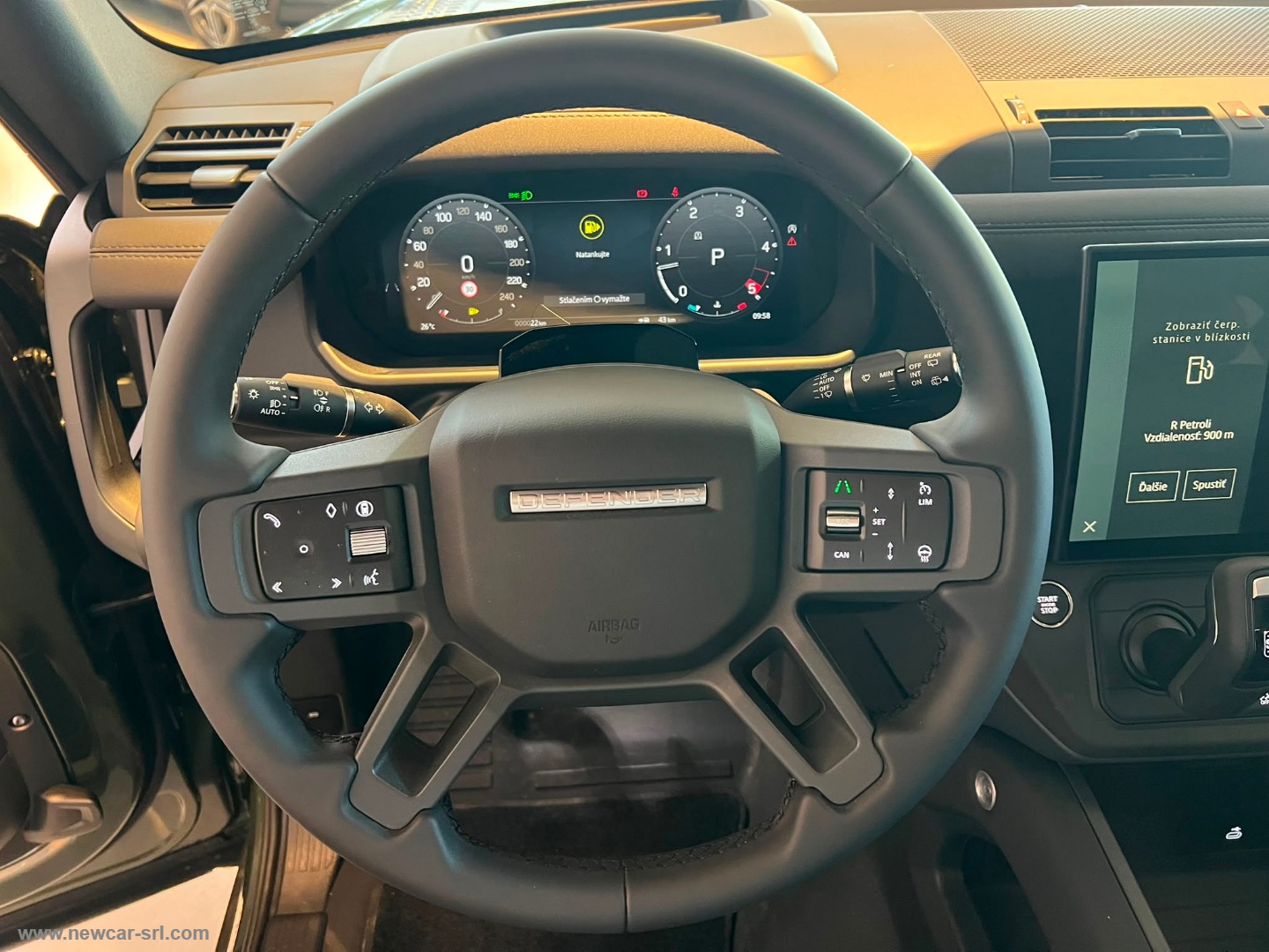 Defender 110 3.0D I6 250 AWD X-Dyn.SE N1 - immagine 29