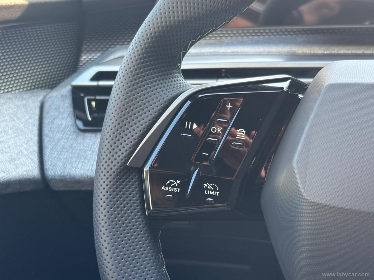 Peugeot 3008 Hybrid 145 e-DCS6 GT - Immagine 29