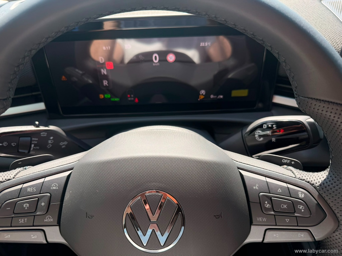 Volkswagen T-Roc 1.5 eTSI ACT 150 CV DSG R-Line - Immagine 29