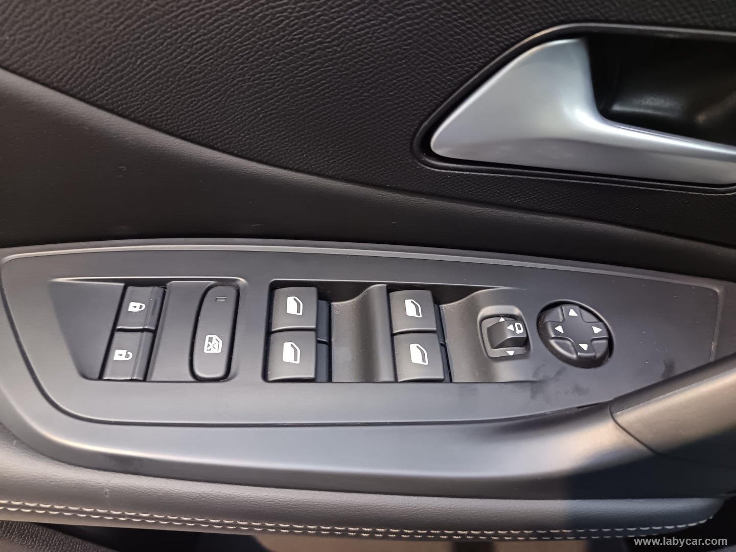 Peugeot 408 Plug-in Hybrid 225 e-EAT8 Allure - Immagine 29