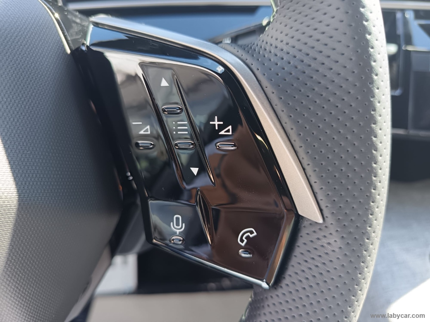 Peugeot 3008 Hybrid 145 e-DCS6 GT - Immagine 29