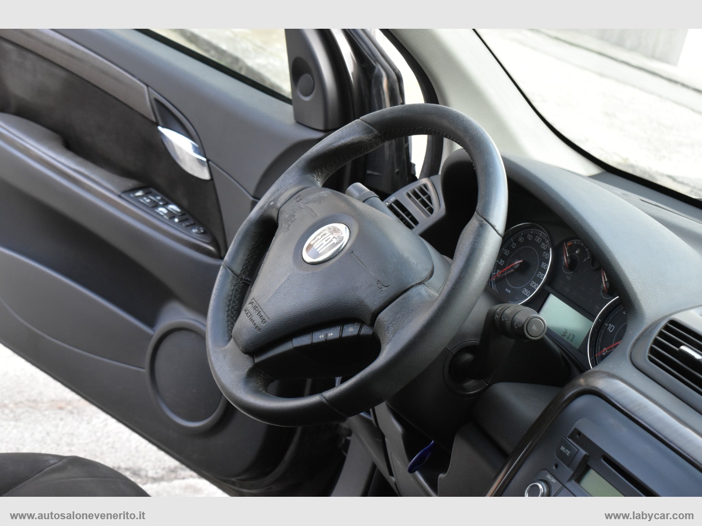 Croma 1.9 MJT Emotion - immagine 29