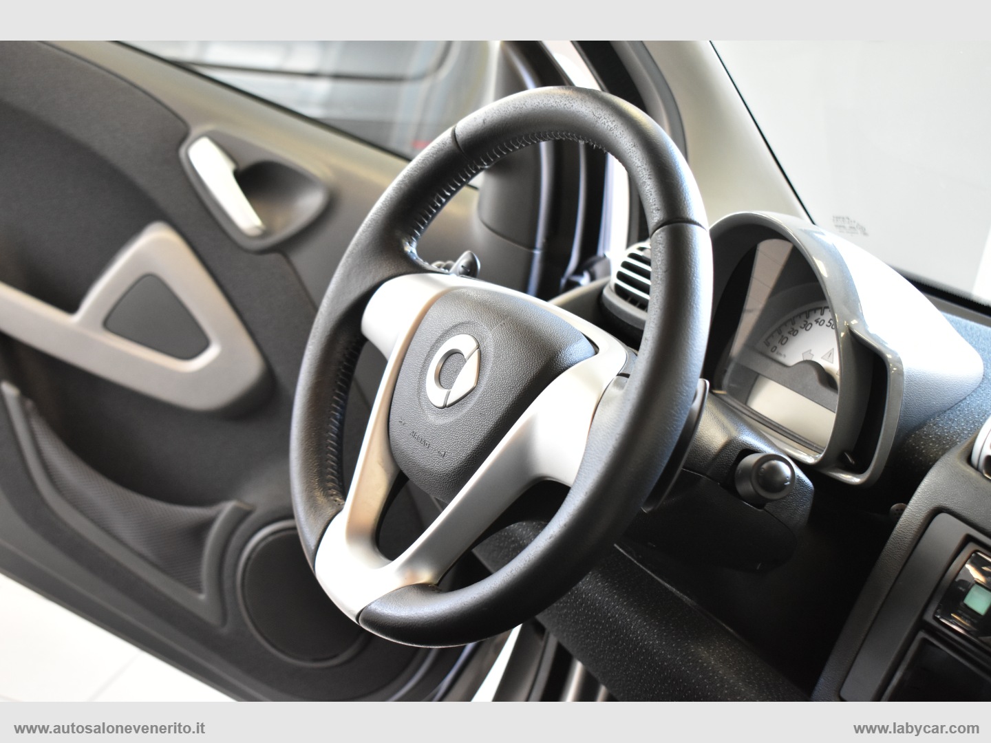fortwo 1000 52 kW MHD coupé passion - immagine 29