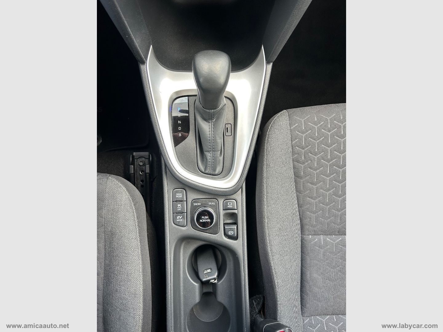 Yaris Cross 1.5 Hyb. 5p. E-CVT AWD Trend - immagine 29