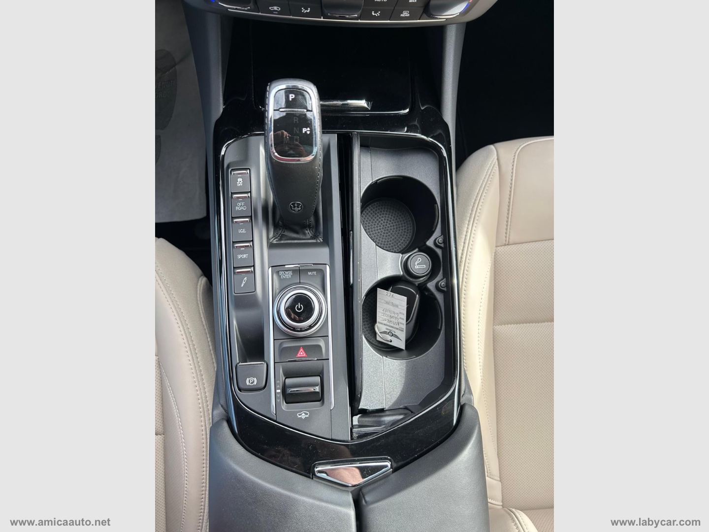 Levante V6 350 CV AWD Modena - immagine 29
