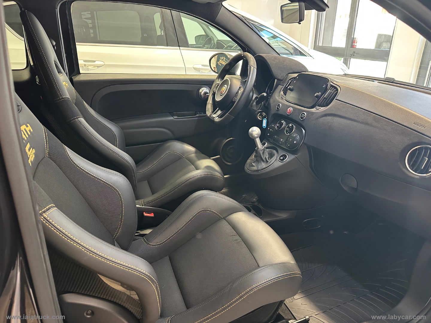 695 1.4 Turbo T-Jet 180 CV 75 Anniv. SOLO 1368 ESEMPLARI - immagine 29