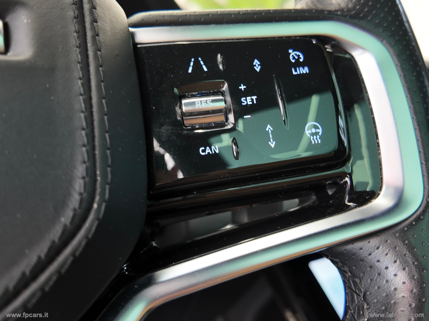 RR Evoque 2.0D I4 204 CV AWD Aut R-D.HSE - immagine 29